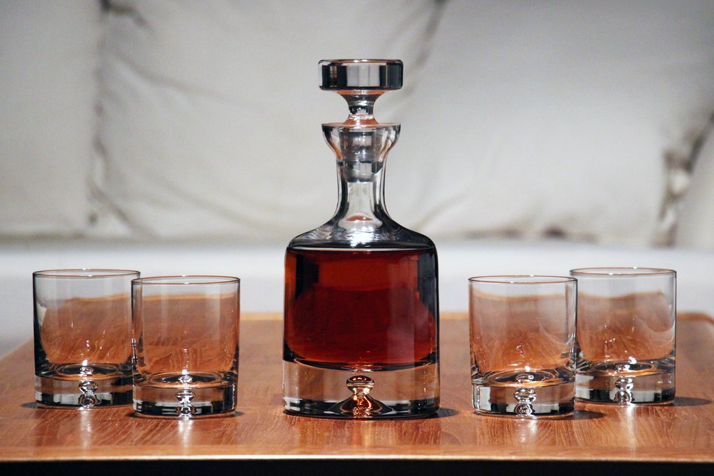 best whiskey decanter sets